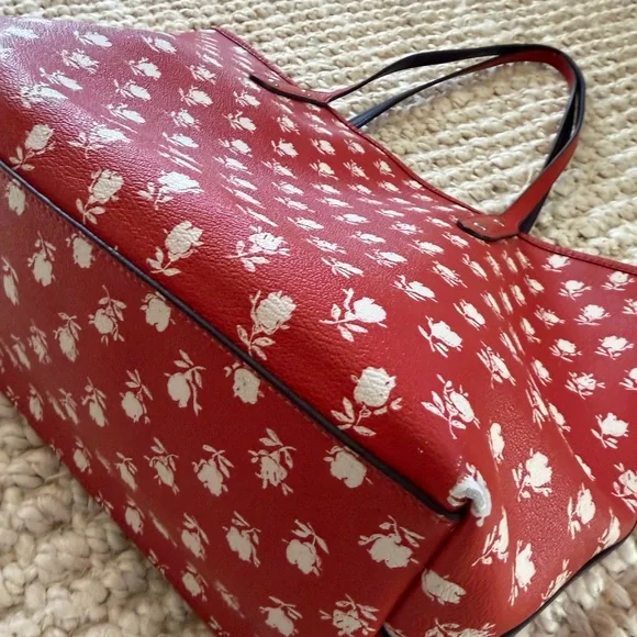 Coach Red White Floral Women's Tote Bag - Picture 5 of 9